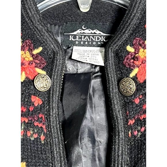 Icelandic Design Nordic full zip sweater red with floral embroidery size small - Picture 3 of 10